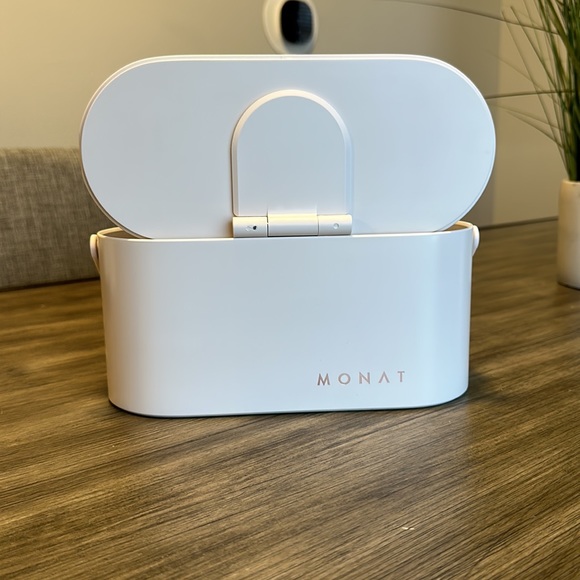 •NEW•Monat Travel Case & Mirror - Picture 6 of 9